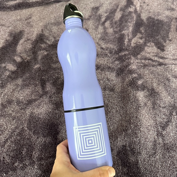 LULAROE Water bottle with snack cup - Picture 1 of 4
